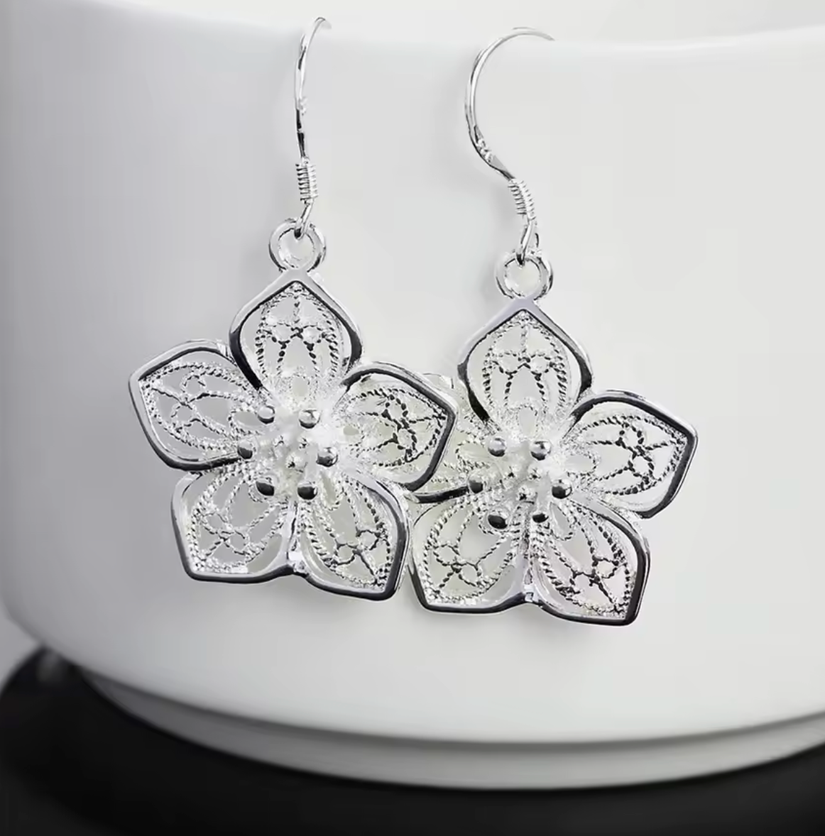 925 Sterling Silver Retro Flower Earrings