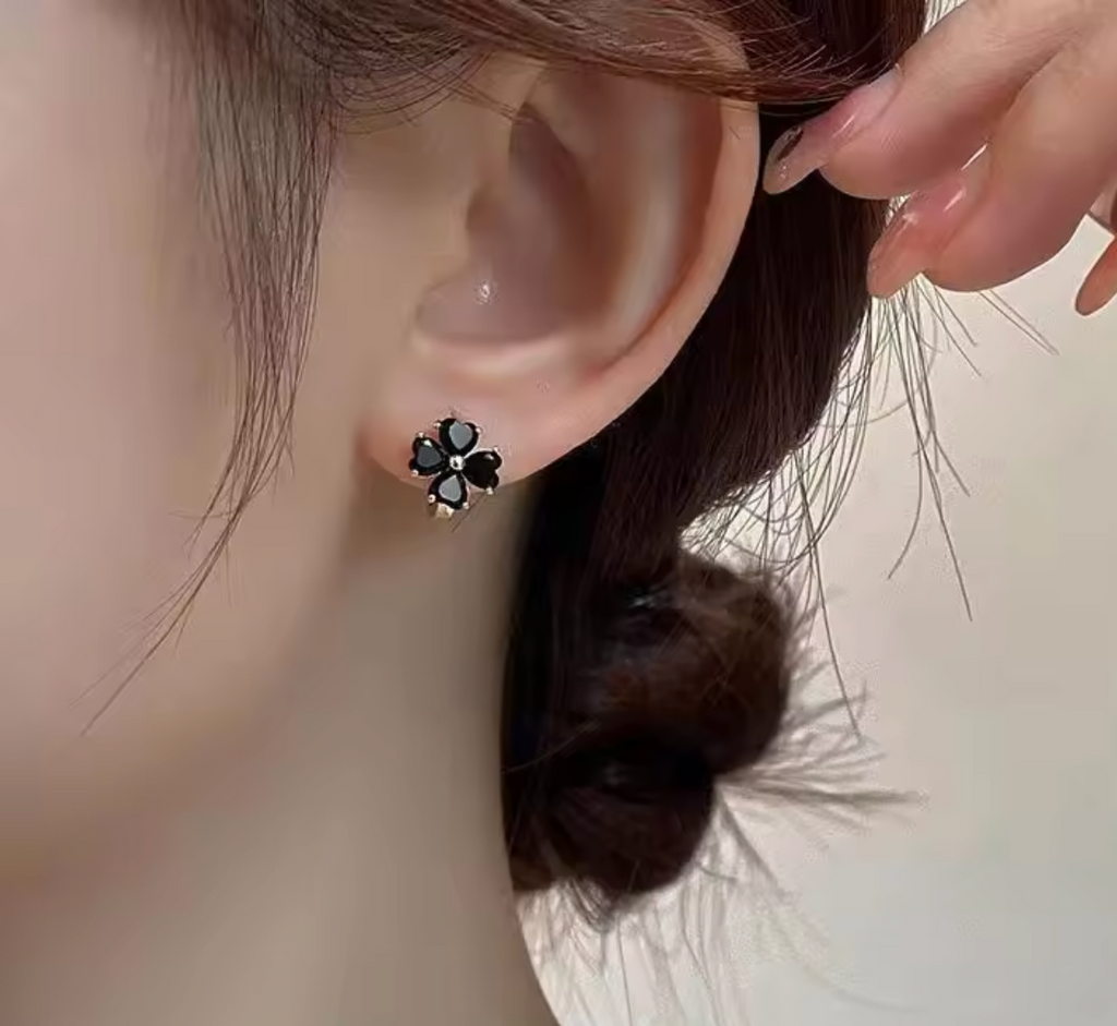 Korean Black Four-Leaf Flower Earrings