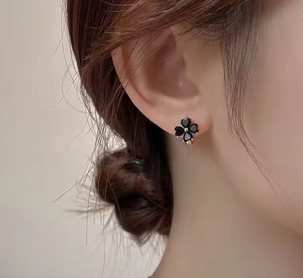 Korean Black Four-Leaf Flower Earrings