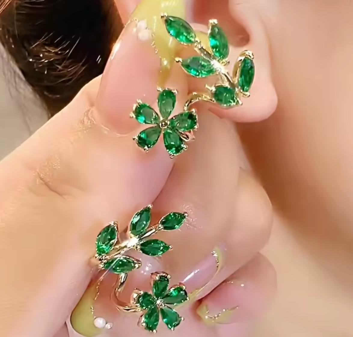 Elegant Green Rhinestone Flower Stud Earrings